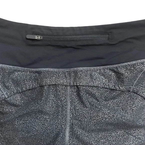 Lululemon Run Times Short II 4" Luminosity Foil Print Black Silver Size 4 - Picture 4 of 8